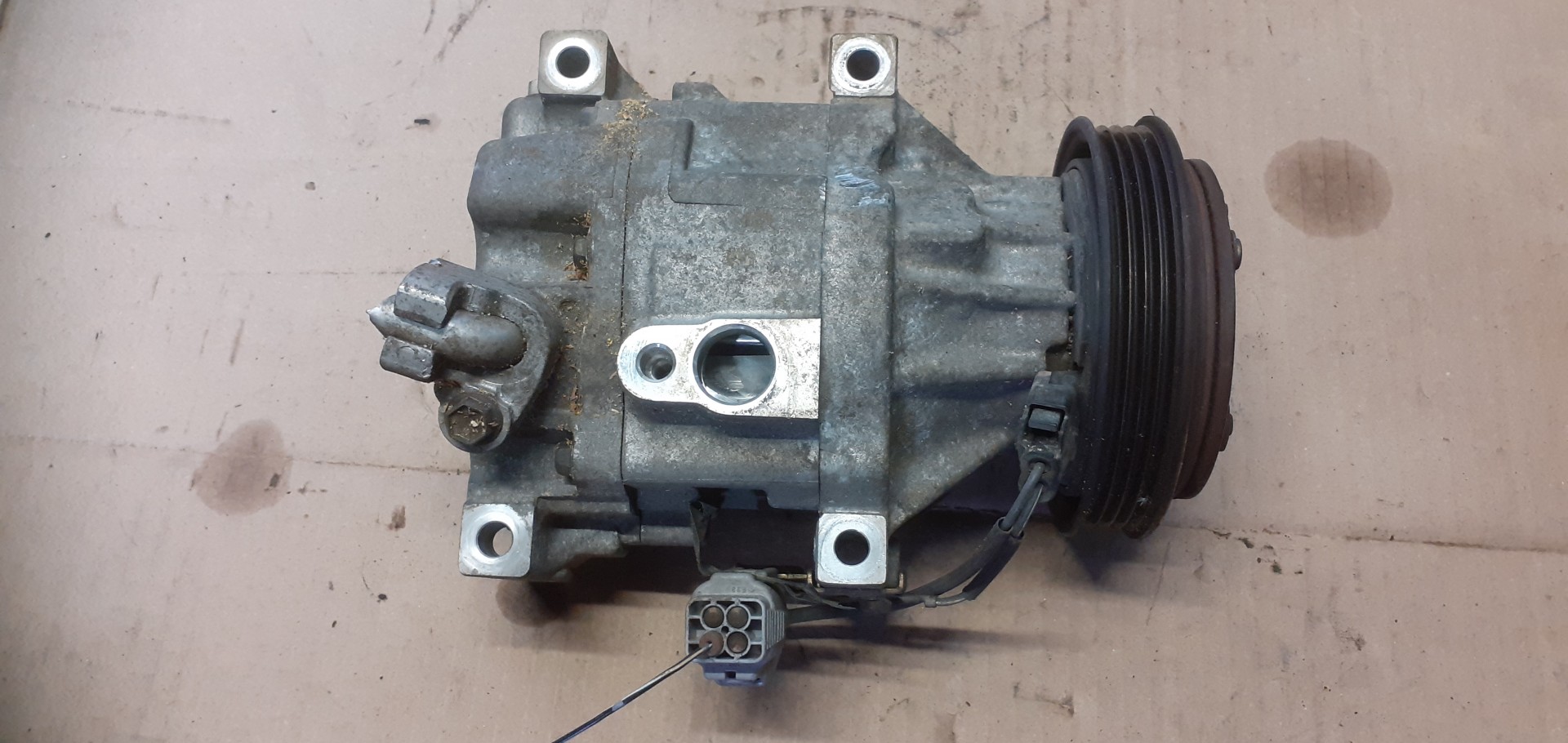 Компрессор кондиционера тойота авенсис 1. Компрессор toyota corolla. Компрессор кондиционера тойота ист 2009 год. Компрессор кондиционера тойота ист 2009 год. Кондиционер 1nz fe.