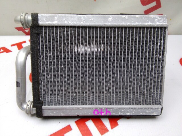 Радиатор печки TOYOTA Ist 