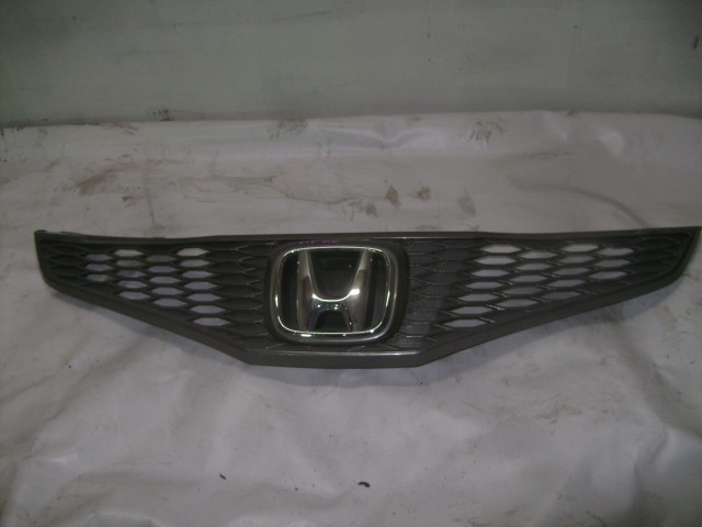Решетка радиатора HONDA Fit 