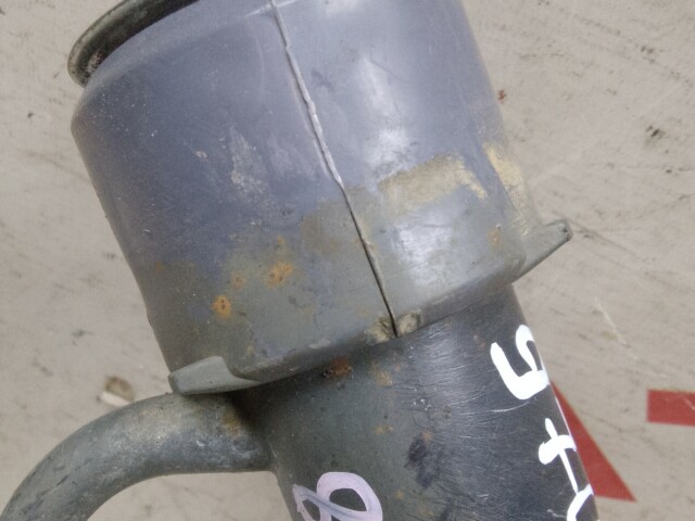 Горловина бензобака TOYOTA Ist 