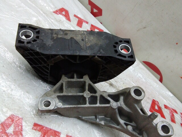 Подушка ДВС RENAULT Duster H4M