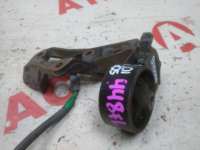 Подушка ДВС TOYOTA Vitz 1SZ-FE