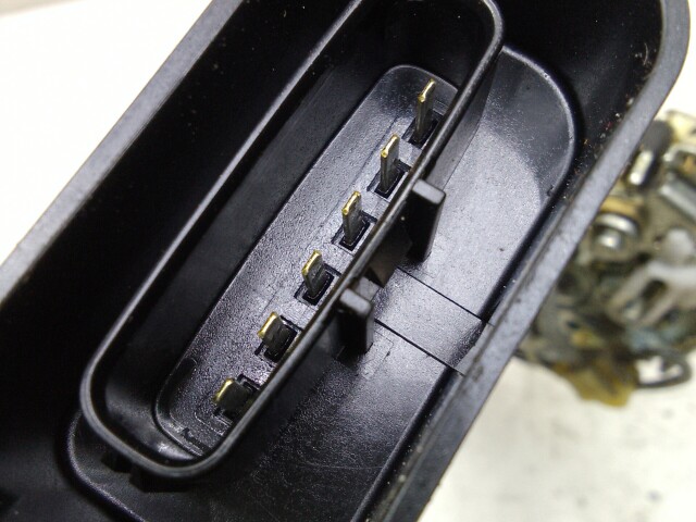 Замок двери TOYOTA Corolla Fielder 