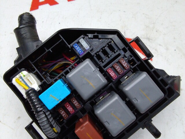 Блок предохранителей TOYOTA Camry 2AR-FXE