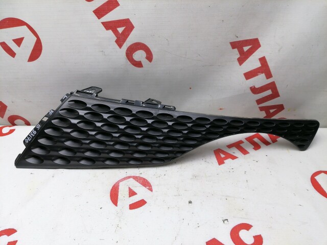 Решетка радиатора NISSAN Juke 