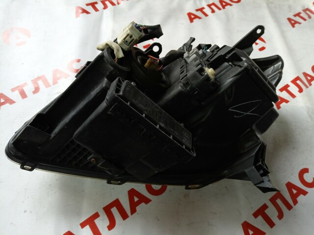 Фара TOYOTA Avensis 