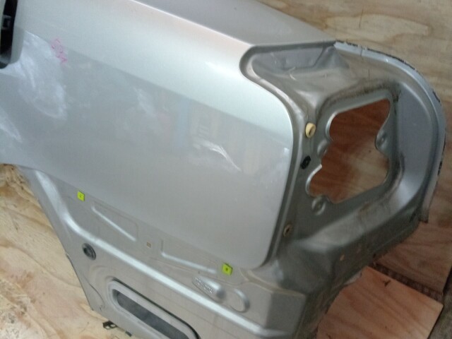 Крыло заднее TOYOTA Avensis 