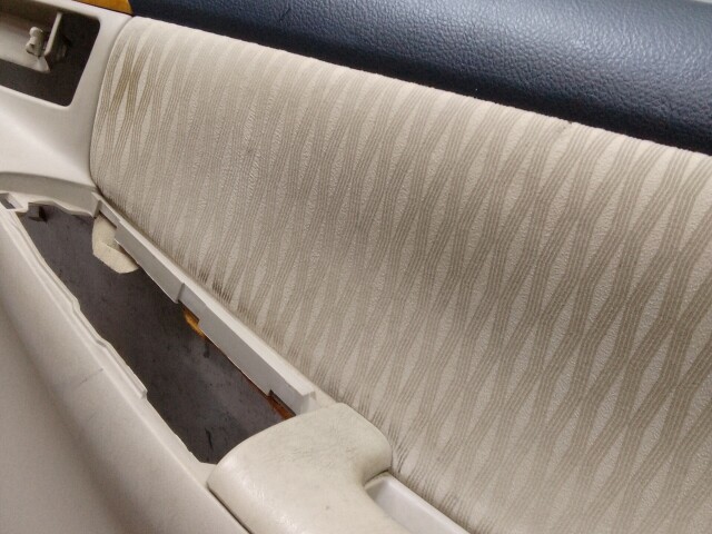 Обшивка двери TOYOTA Corolla Runx 