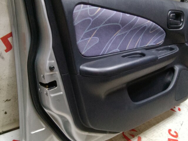 Дверь NISSAN Wingroad 