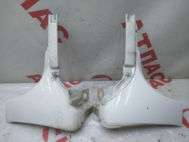 Брызговик TOYOTA Ist 