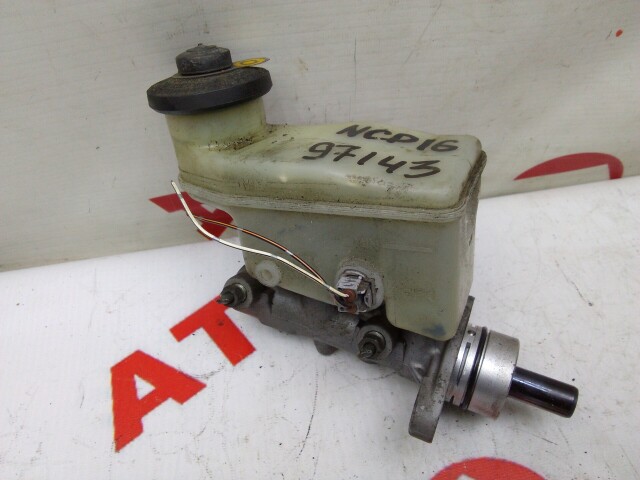 Главный тормозной цилиндр TOYOTA Platz 