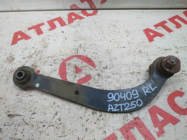 Рычаг TOYOTA Avensis 