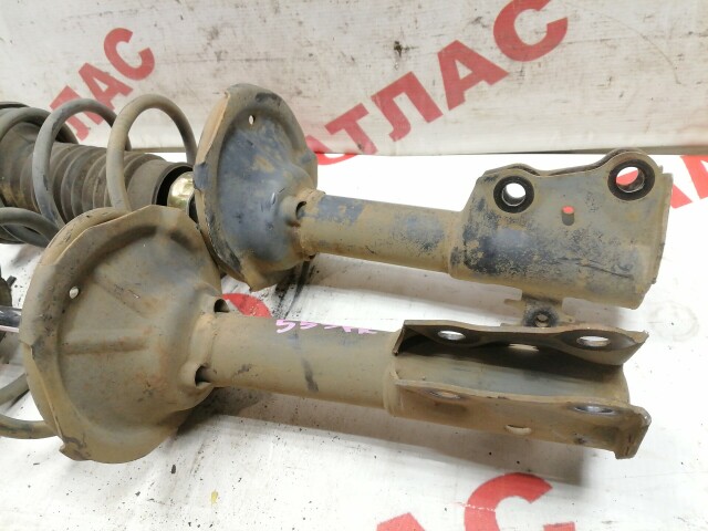 Стойка TOYOTA Vitz 