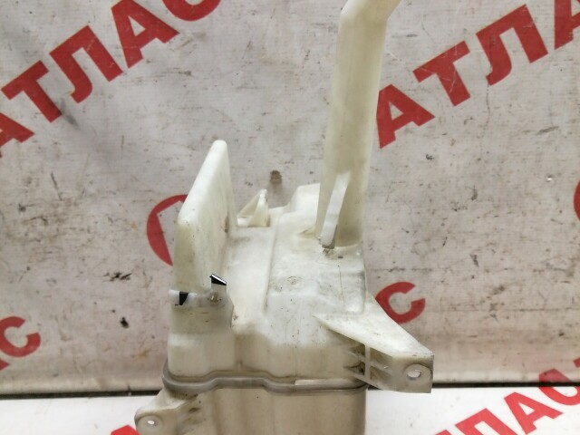 Бачок омывателя TOYOTA Avensis 