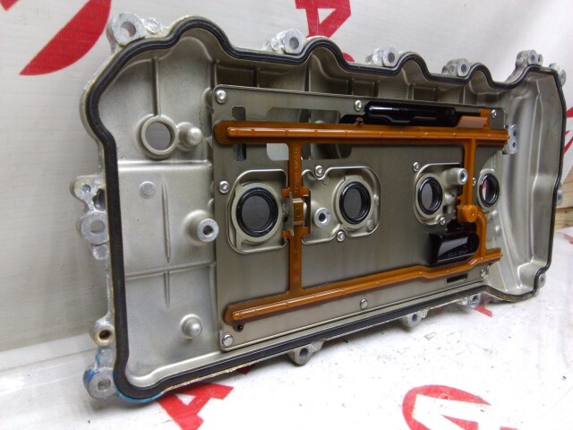 Крышка клапанов TOYOTA Camry 2AR-FXE