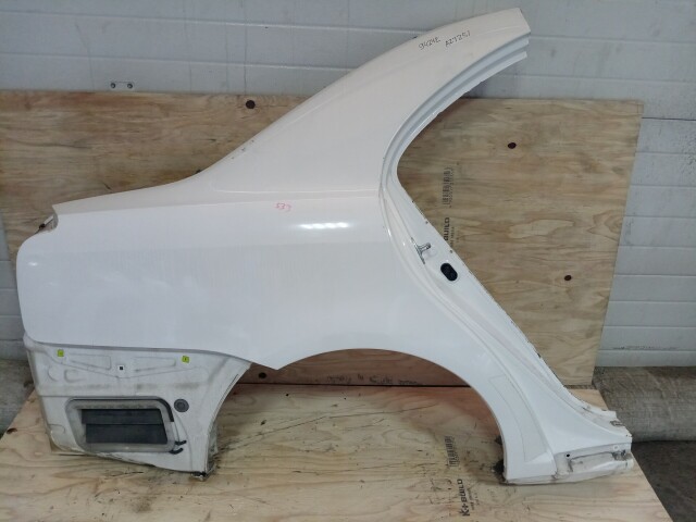 Крыло заднее TOYOTA Avensis 