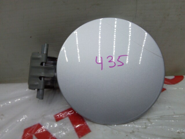 Лючок бензобака TOYOTA Ist 