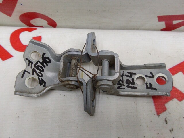 Кронштейны двери TOYOTA Corolla 