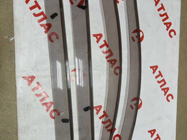 Ветровик TOYOTA Ist 