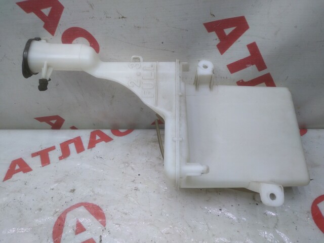 Бачок омывателя TOYOTA Vitz 