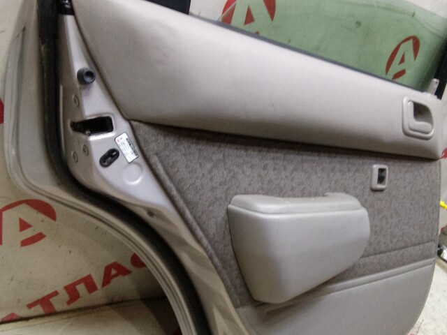 Дверь TOYOTA Sprinter 