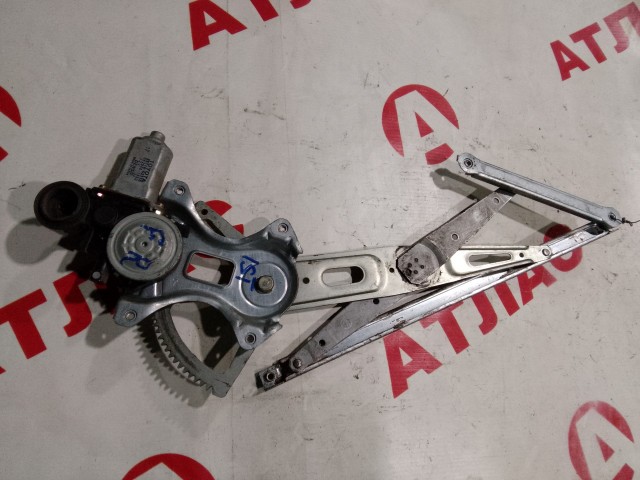 Стеклоподъемник TOYOTA Ist 