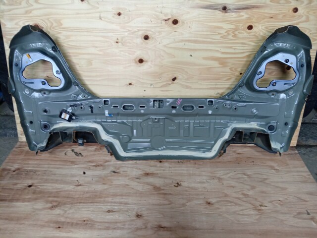 Задняя панель TOYOTA Corolla Axio 