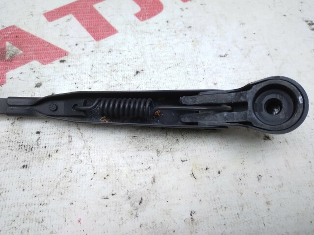 Дворник двери багажника HONDA Stepwgn 