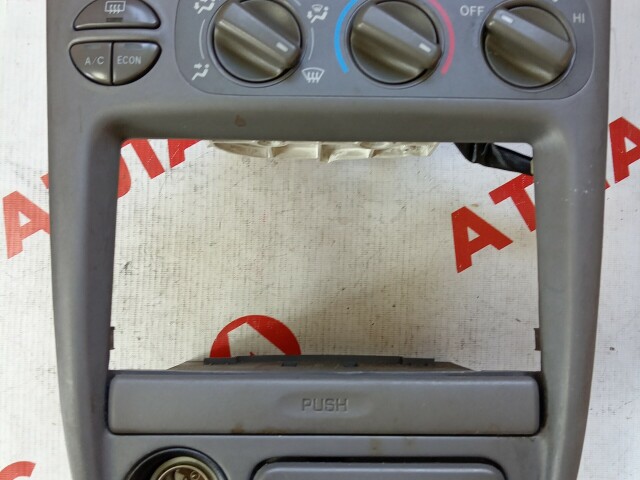 Блок управления печкой и кондиционером TOYOTA Corolla 