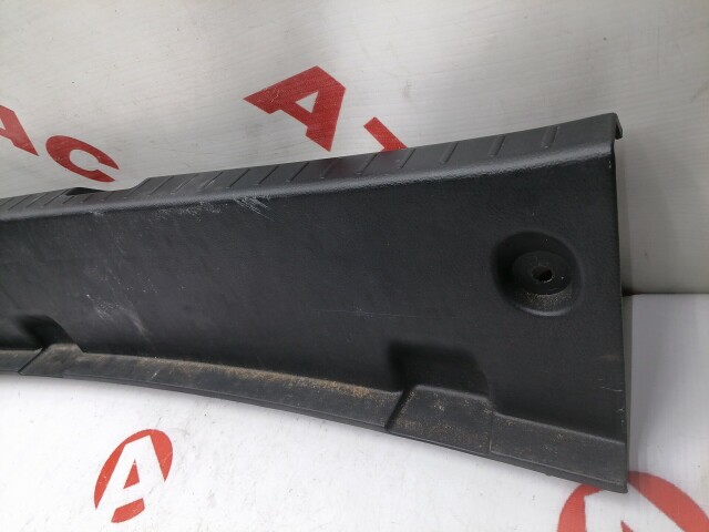 Накладка замка багажника TOYOTA Corolla Axio 