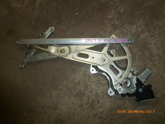 Стеклоподъемник TOYOTA Ractis 