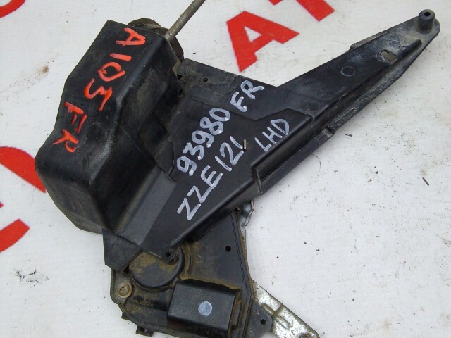 Замок двери TOYOTA Corolla 