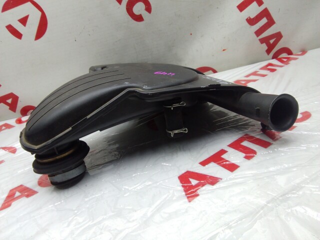 Корпус воздушного фильтра TOYOTA Vitz 