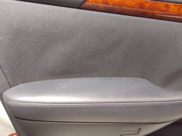 Обшивка двери TOYOTA Avensis 