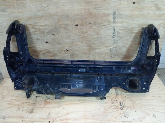 Задняя панель NISSAN Bluebird Sylphy 