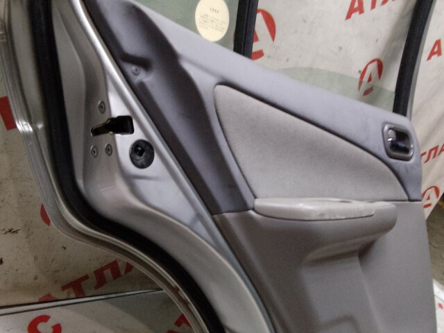 Дверь NISSAN Sunny 