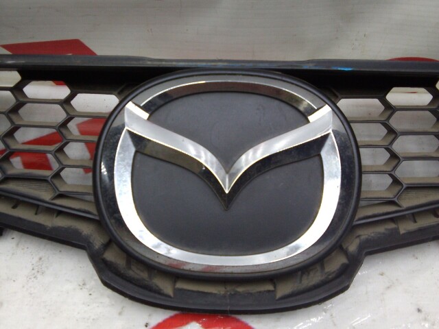 Решетка радиатора MAZDA Demio 