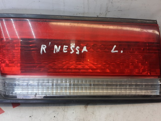 Вставка багажника NISSAN R'nessa 