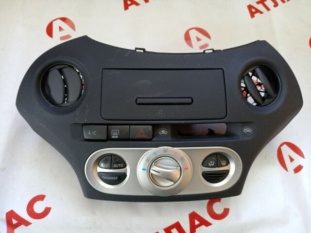 Блок управления печкой и кондиционером TOYOTA Vitz 