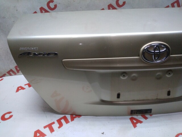 Крышка багажника TOYOTA Corolla Axio 