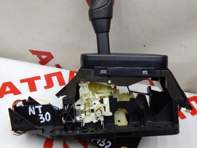 Рычаг КПП NISSAN X-Trail 