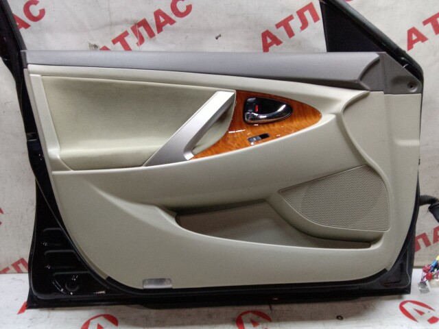 Дверь TOYOTA Camry 