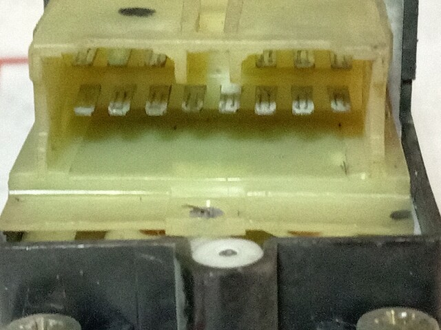 Блок управления стеклоподъемниками TOYOTA Sprinter 