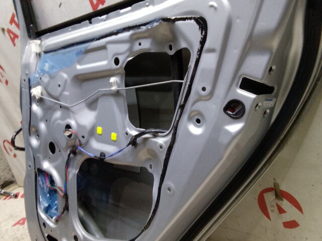 Дверь TOYOTA Vitz 