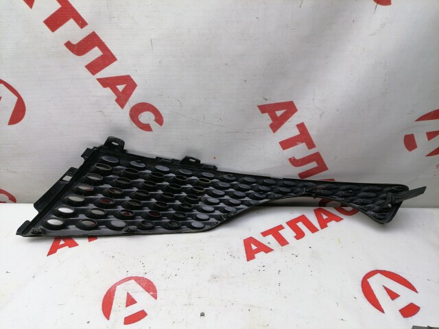 Решетка радиатора NISSAN Juke 