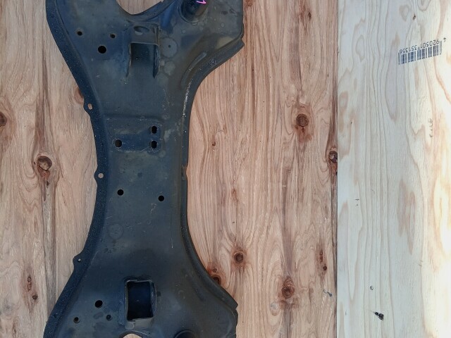 Балка поперечная TOYOTA Platz 