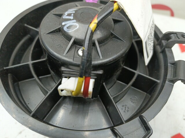 Моторчик печки NISSAN Dualis 