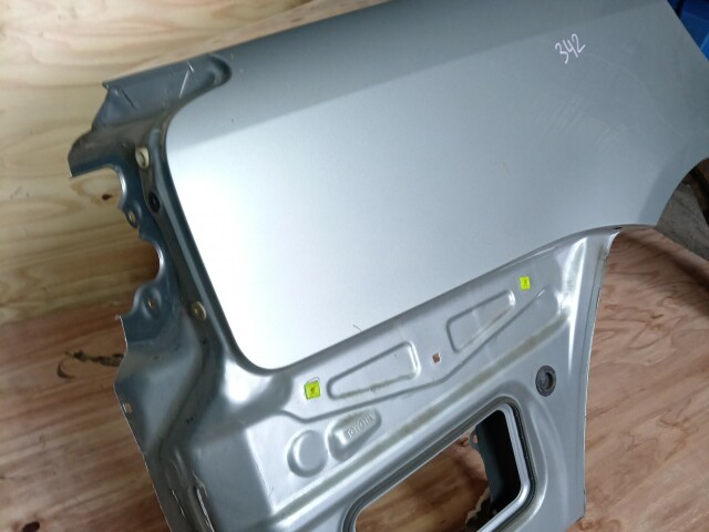 Крыло заднее TOYOTA Avensis 