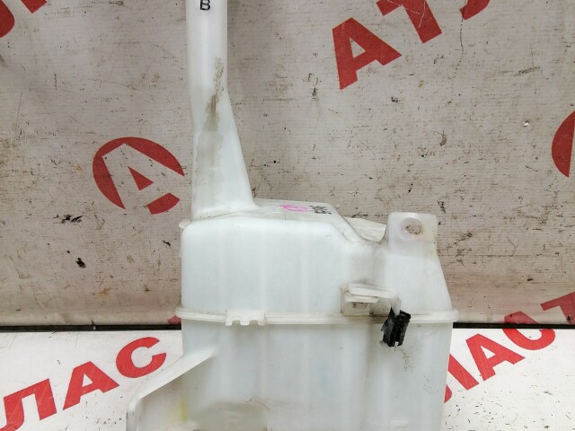 Бачок омывателя TOYOTA Camry 