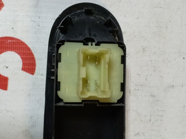 Блок управления стеклоподъемниками RENAULT Duster 